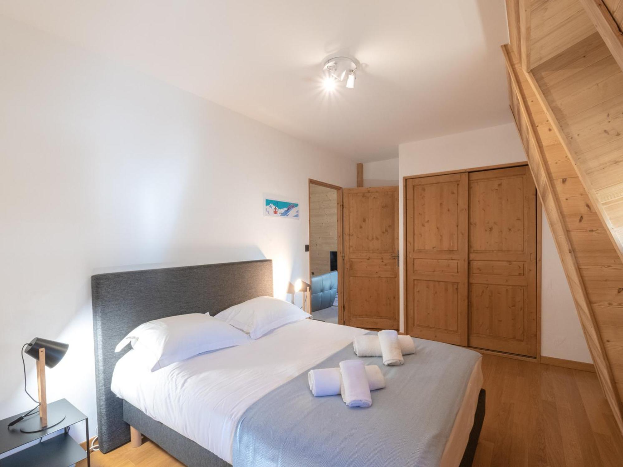 Grand Au Centre De Avec Wifi Et Garage, Proche Des Pistes - Fr-1-343-229