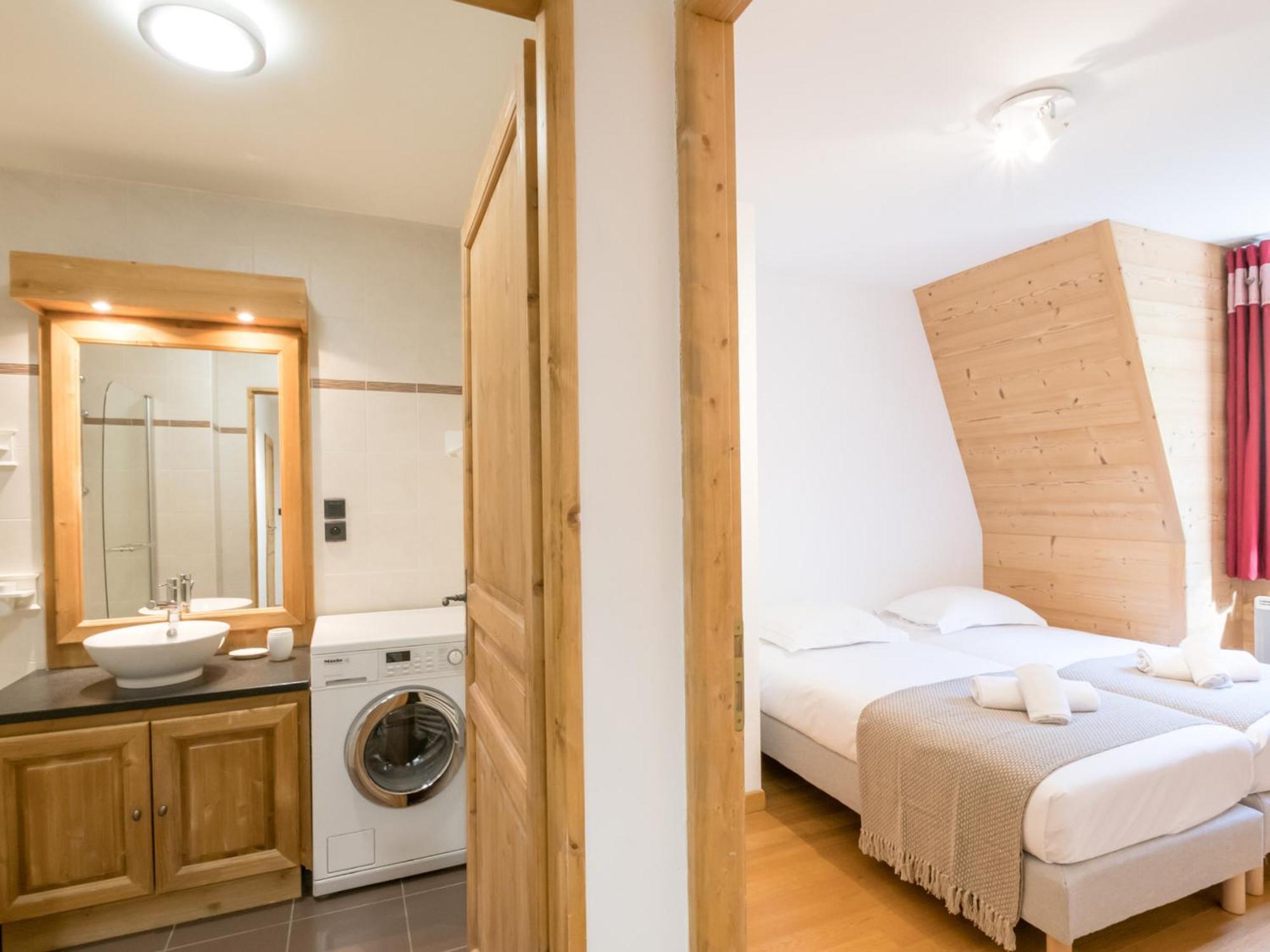 Grand Au Centre De Avec Wifi Et Garage, Proche Des Pistes - Fr-1-343-229 Apartamento *