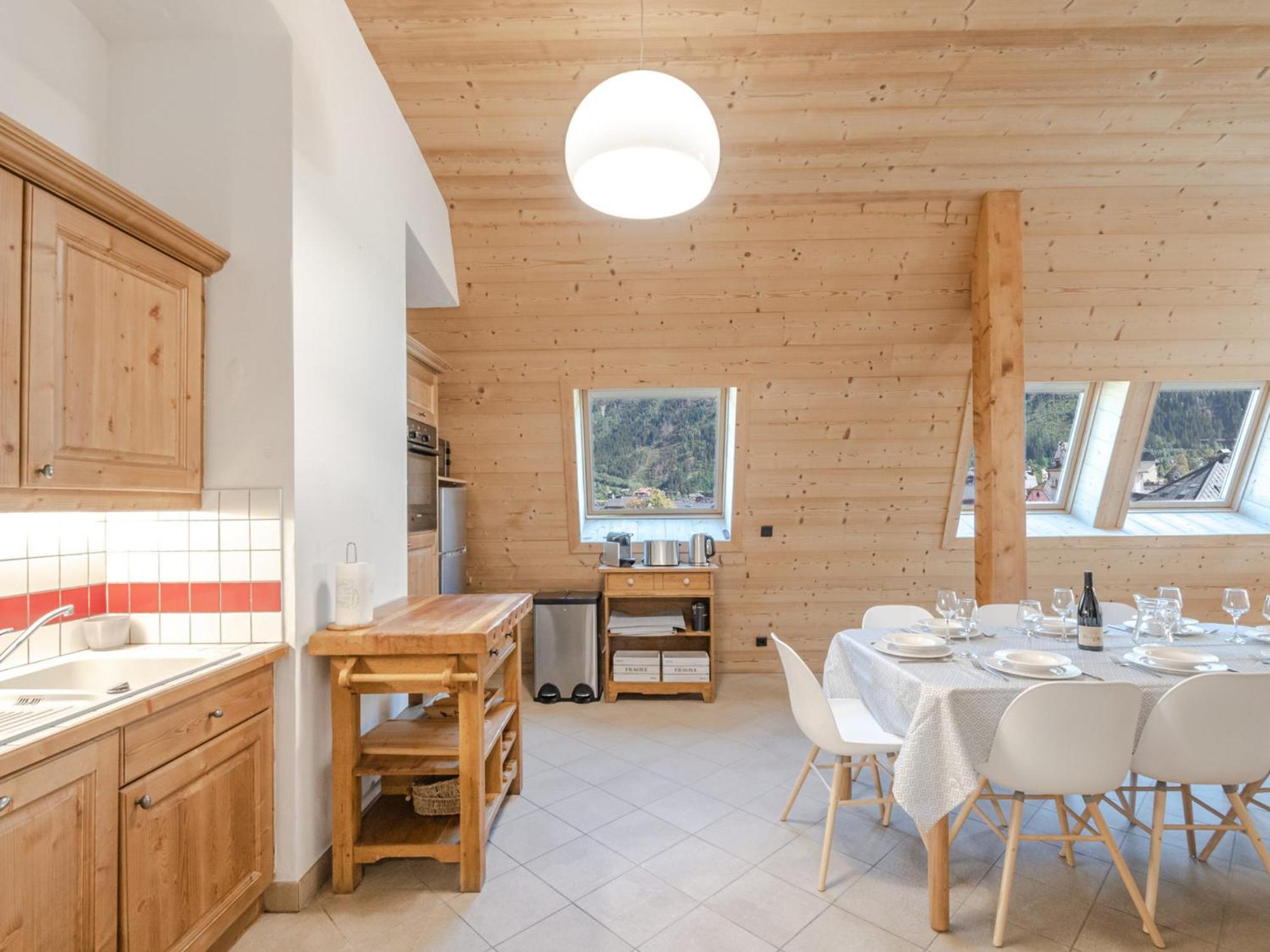 Grand Au Centre De Avec Wifi Et Garage, Proche Des Pistes - Fr-1-343-229